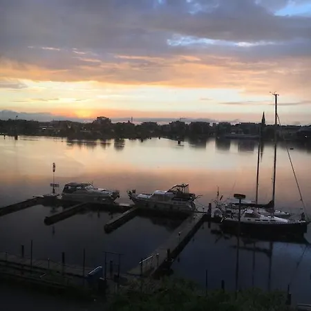 Schoenes Feriendomizil Mit Meerblick Suedstrand Naehe Fliegerdeich In Βίλχελμσχαφεν