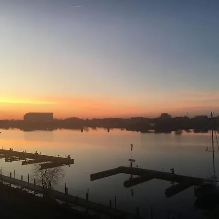 Appartement Schoenes Feriendomizil Mit Meerblick Suedstrand Naehe Fliegerdeich In Wilhelmshaven