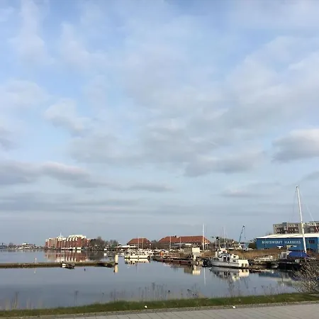 Schoenes Feriendomizil Mit Meerblick Suedstrand Naehe Fliegerdeich In Wilhelmshaven