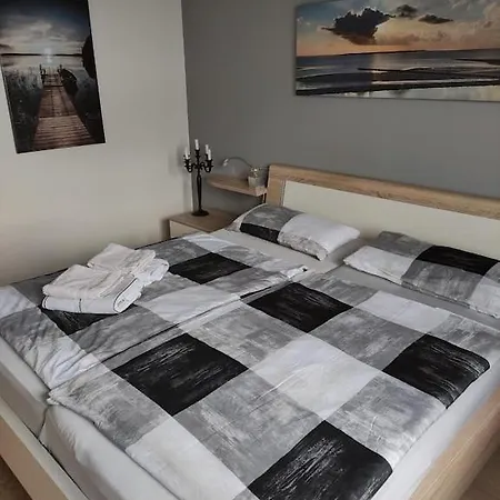 Schoenes Feriendomizil Mit Meerblick Suedstrand Naehe Fliegerdeich In Apartament Wilhelmshaven