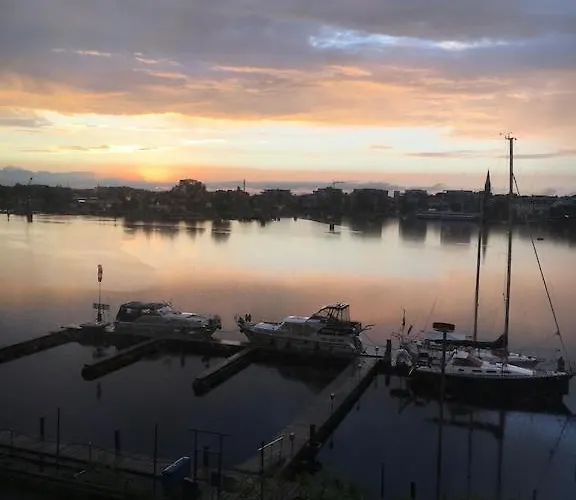 Schönes Feriendomizil Mit Meerblick Südstrand Nähe Fliegerdeich In Wilhelmshaven
