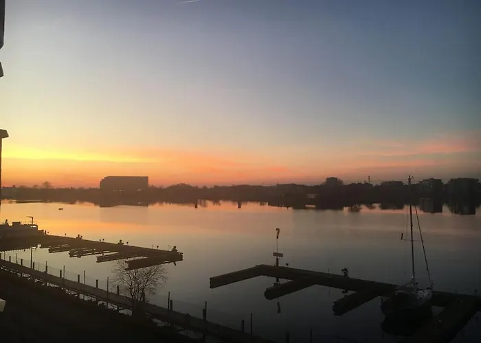 Daire Schoenes Feriendomizil Mit Meerblick Suedstrand Naehe Fliegerdeich In Wilhelmshaven
