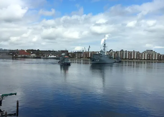 Schoenes Feriendomizil Mit Meerblick Suedstrand Naehe Fliegerdeich In Wilhelmshaven
