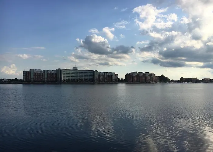 Schönes Feriendomizil Mit Meerblick Südstrand Nähe Fliegerdeich In *